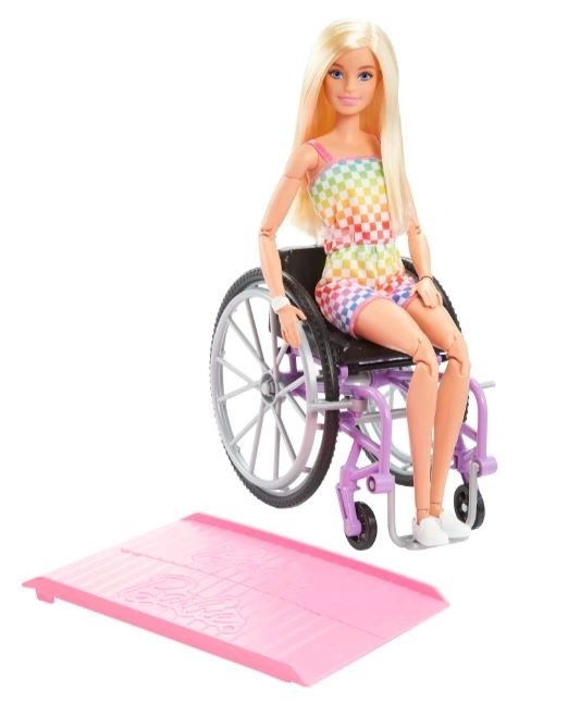 Barbie Modelka na wózku inwalidzkim w kraciastym kombinezonie HJT13