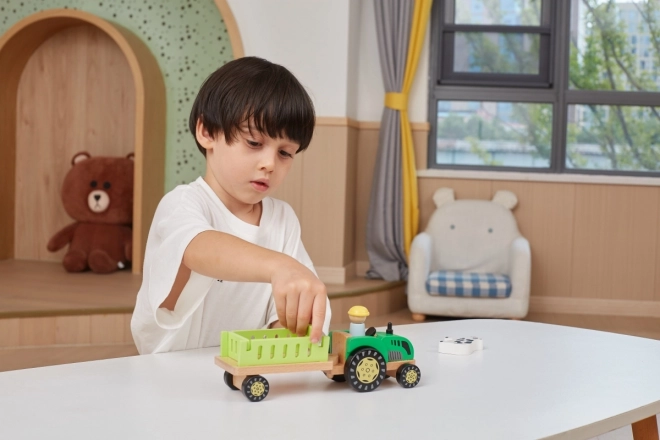 Drewniany traktor ze zwierzątkami