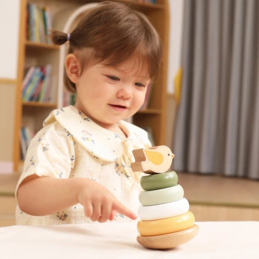 Zabawa z uroczym ptaszkiem