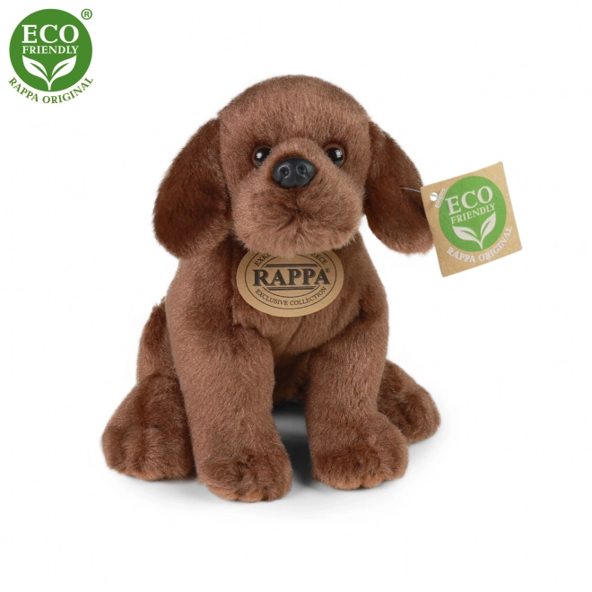 Pluszowy pies labrador siedzący 20 cm przyjazny dla środowiska