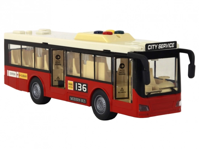 Czerwony miejski autobus na baterie ze światłami i dźwiękami 1:16