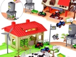 Mega duża farma ze zwierzętami i traktorami