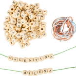 Drewniane nawlekane koraliki z literkami small foot – zestaw 300 szt.