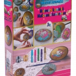 Malowanie na kamykach – błyszczący jednorożec