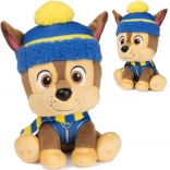 Pluszowy piesek CHASE z PAW PATROL w zimowej czapce i szaliku 18 cm