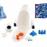 Kosmiczna rakieta z akcesoriami