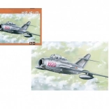 Plastowy model samolotu MiG-15 UTI 1:72