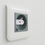 Ochrona gniazda elektrycznego biała