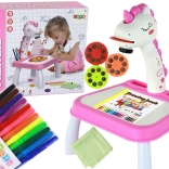 Projektor jednorożec do rysowania ze stolikiem i tablicą – różowy