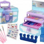 Zestaw kosmetyczny w niebieskiej walizce