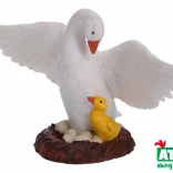 Figurka gęsi z pisklęciem