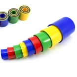 Kolorowa piramida do układania z kubeczków