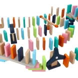 Kolorowe drewniane domino – zręcznościowa i logiczna układanka dla dzieci