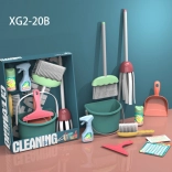 Dziecięcy zestaw do sprzątania z akcesoriami