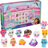 GABBY'S DOLLHOUSE zestaw filmowy – 12 mini figurek i 3 podstawki