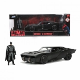 Batmobil Batmana z figurką 1:24