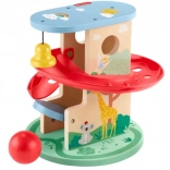 Drewniany domek z torem kulkowym